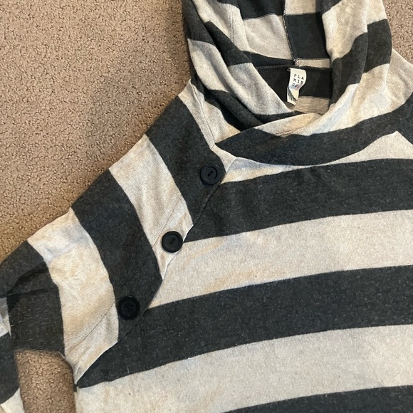 Women’s Striped Hooded Pullover Sweater. Size L. - Picture 2 of 5
